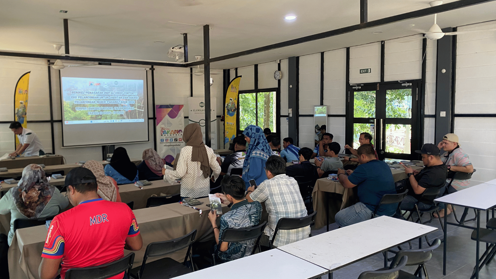 Participants taking part in group discussions during Day 1 of the Tourism Pahang Deep Content Workshop at Danz Eco Resort, Taman Negara. Participants taking part in group discussions during Day 1 of the Tourism Pahang Deep Content Workshop at Danz Eco Resort, Taman Negara.