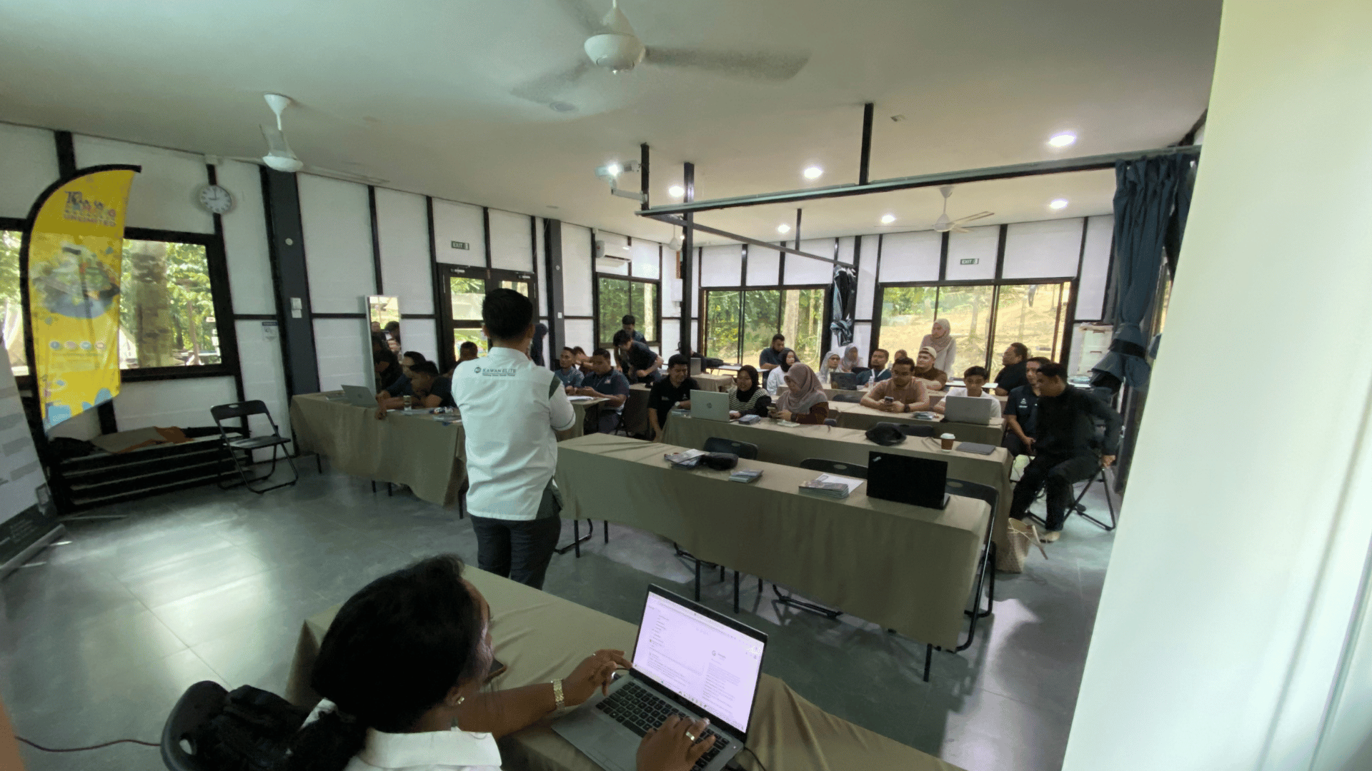Kawan Elite facilitating the final Day 3 session as participants reviewed key learning points and reflected on the three-day training journey.