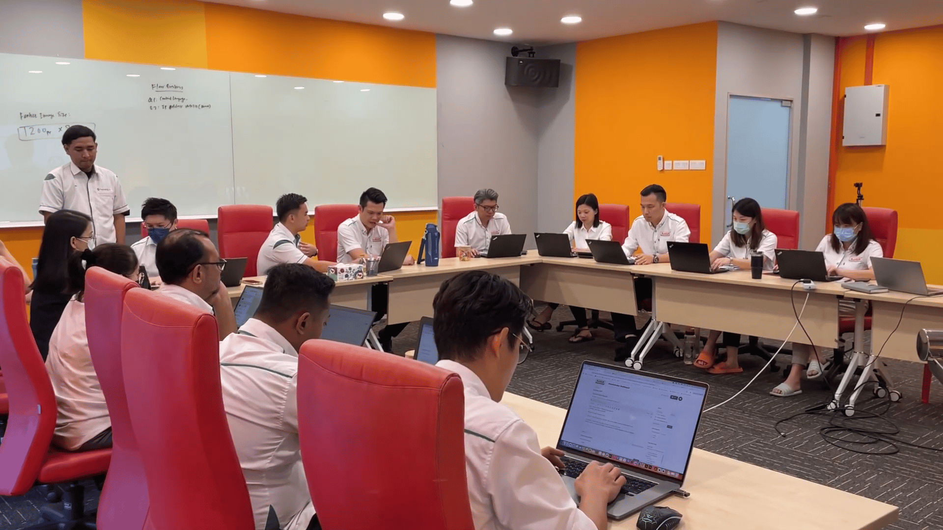 Kawan Elite facilitating a hands-on Team Portal training session with RAKAN management and team members at Semenyih HQ.